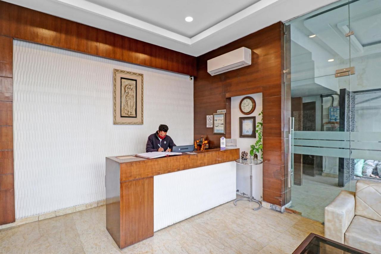 Airport Hotel Goodluck Ню Делхи Екстериор снимка