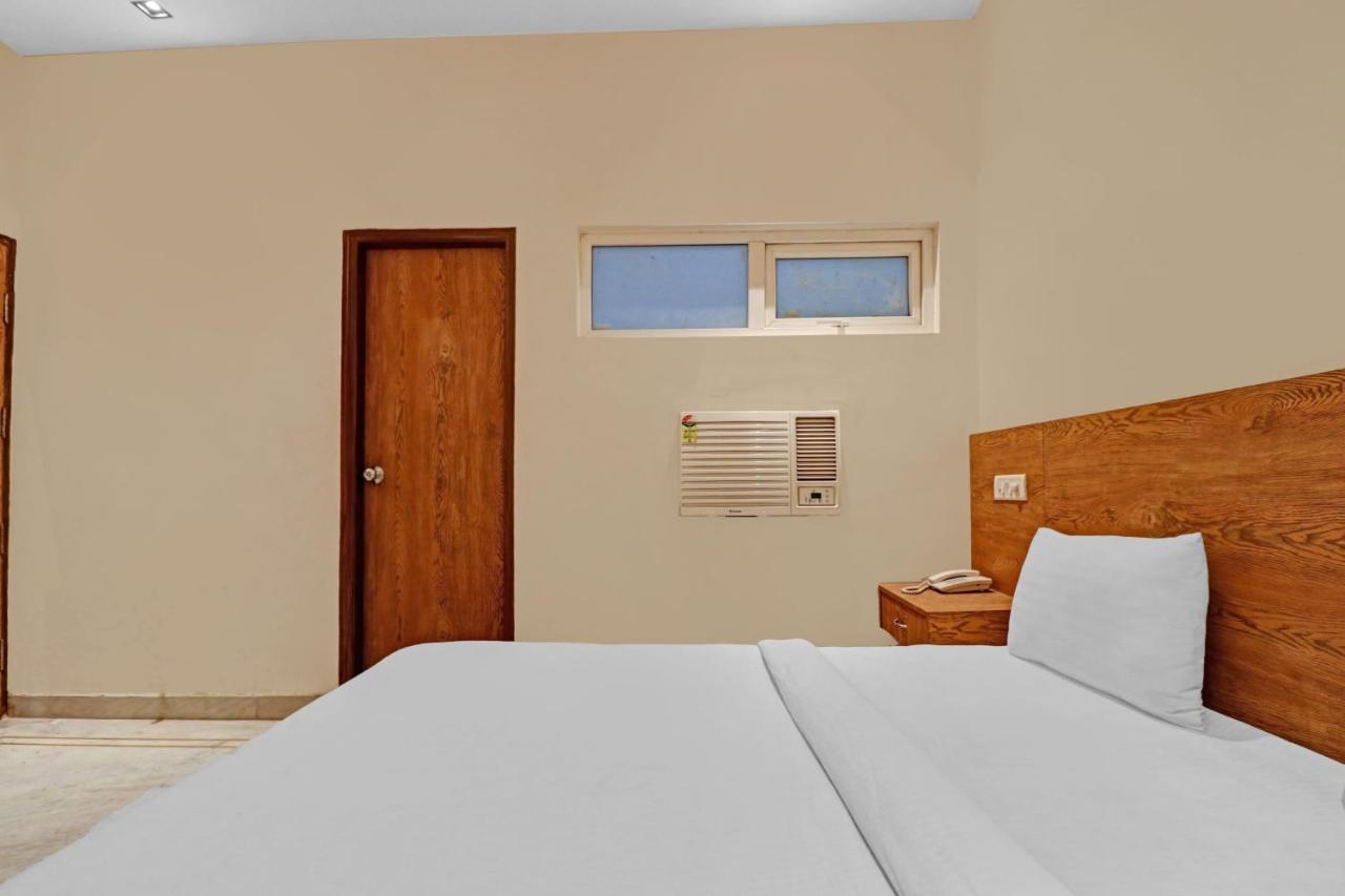 Airport Hotel Goodluck Ню Делхи Екстериор снимка