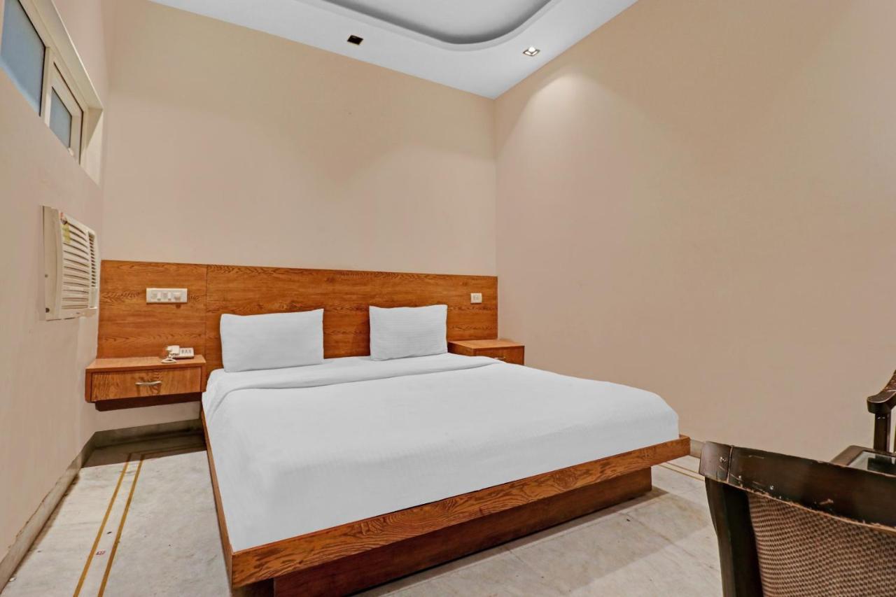 Airport Hotel Goodluck Ню Делхи Екстериор снимка