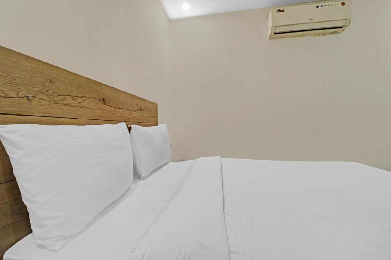 Airport Hotel Goodluck Ню Делхи Екстериор снимка