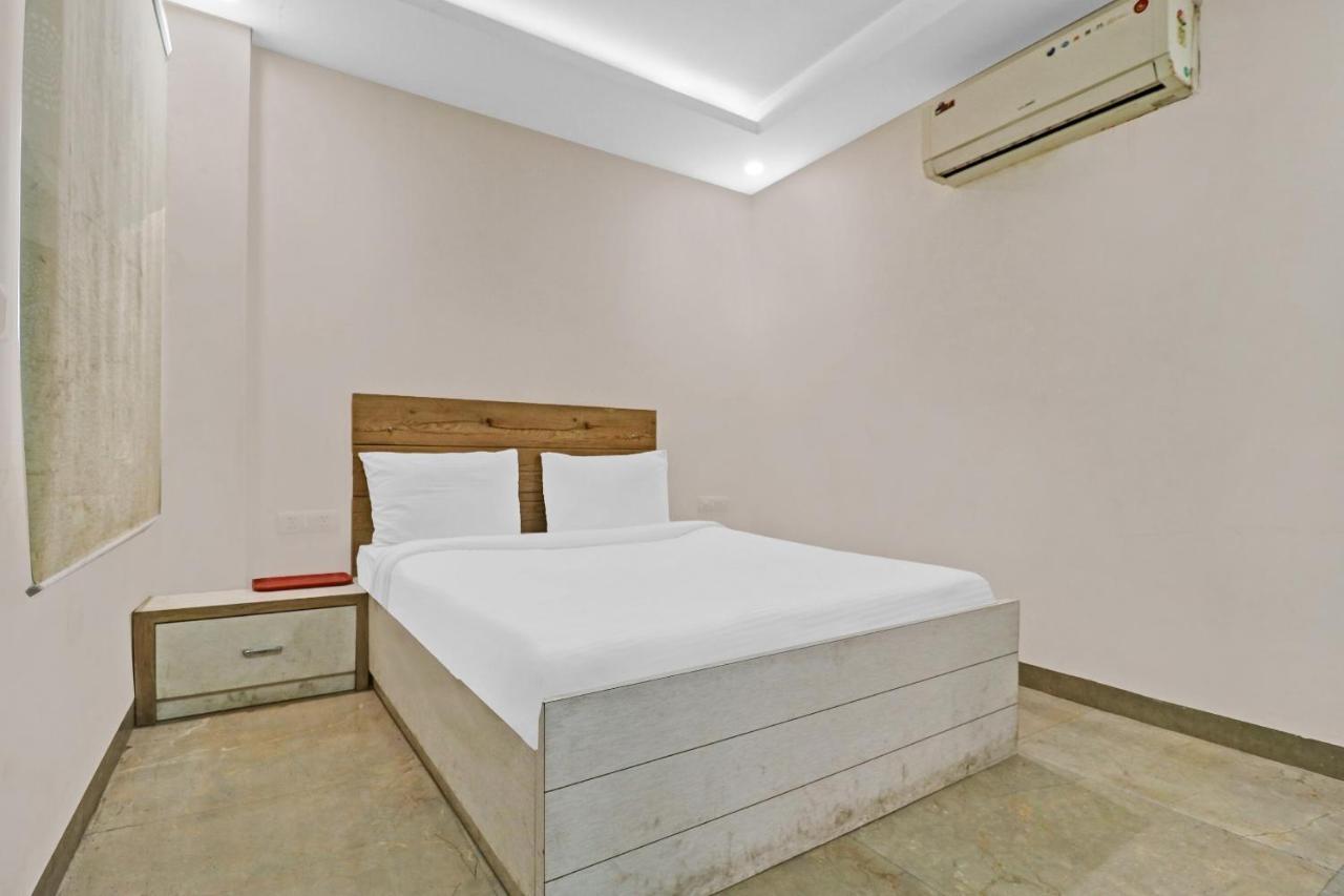 Airport Hotel Goodluck Ню Делхи Екстериор снимка