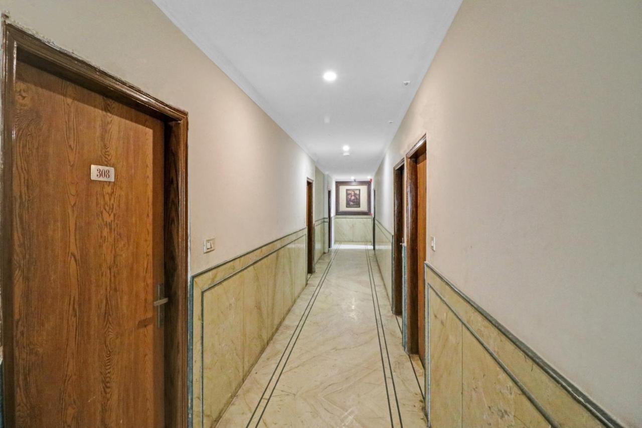 Airport Hotel Goodluck Ню Делхи Екстериор снимка