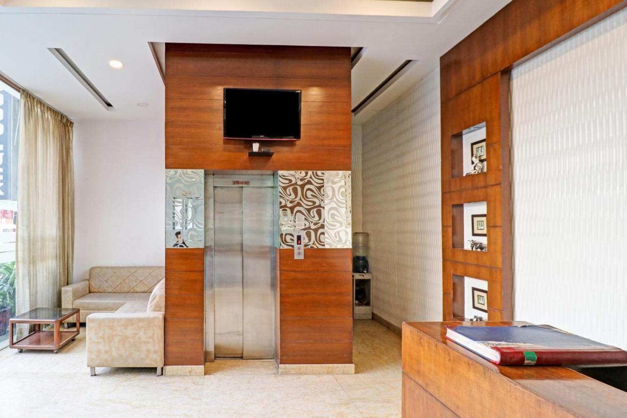 Airport Hotel Goodluck Ню Делхи Екстериор снимка