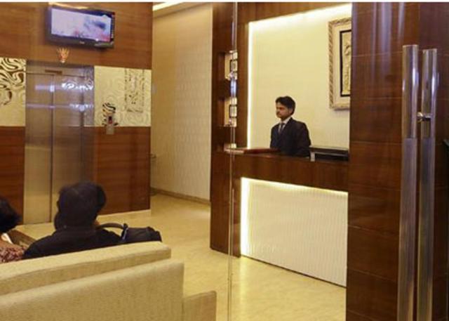 Airport Hotel Goodluck Ню Делхи Екстериор снимка
