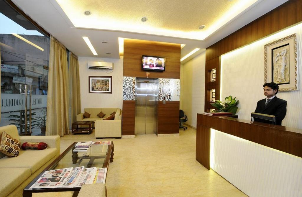 Airport Hotel Goodluck Ню Делхи Екстериор снимка