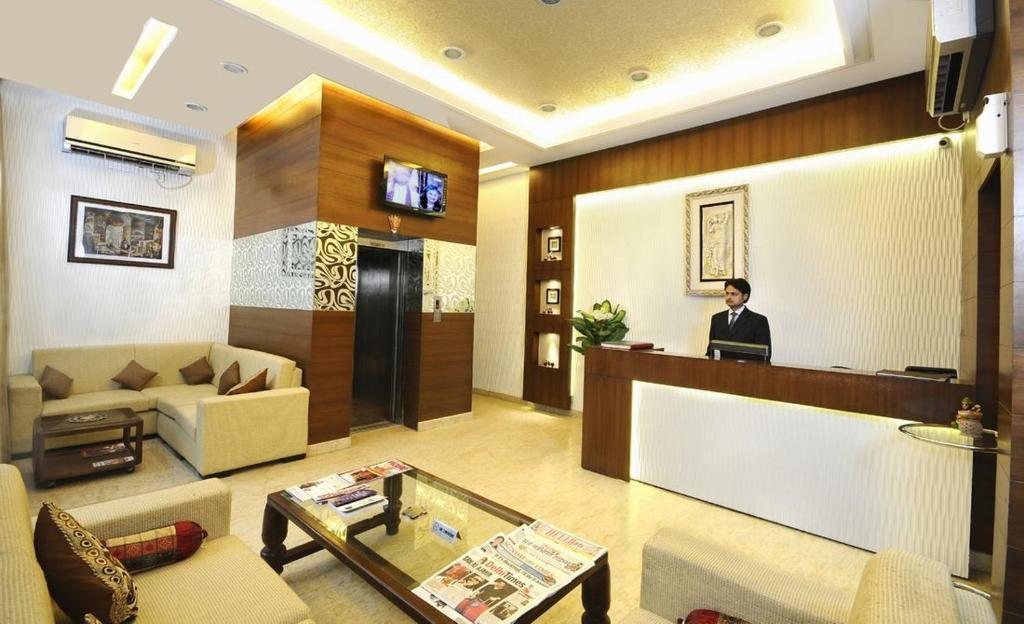 Airport Hotel Goodluck Ню Делхи Екстериор снимка